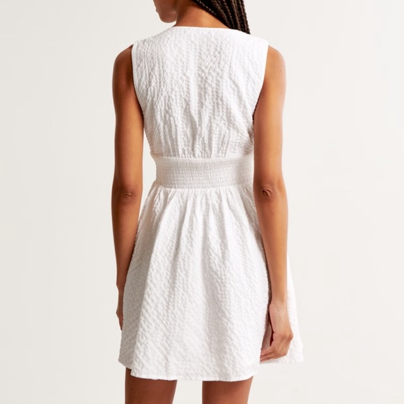 Abercrombie and Fitch White Seersucker Ruched Mini Dress Large tall - Picture 2 of 5